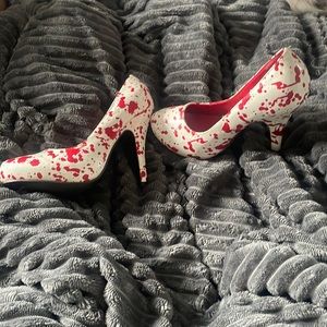 Blood splattered pin up heels